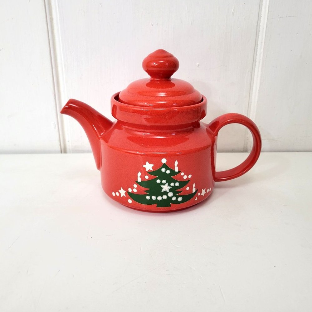 Waechtersbach Red Christmas Teapot